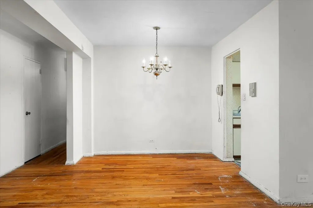 4320 Van Cortlandt Park East Bronx NY 10470