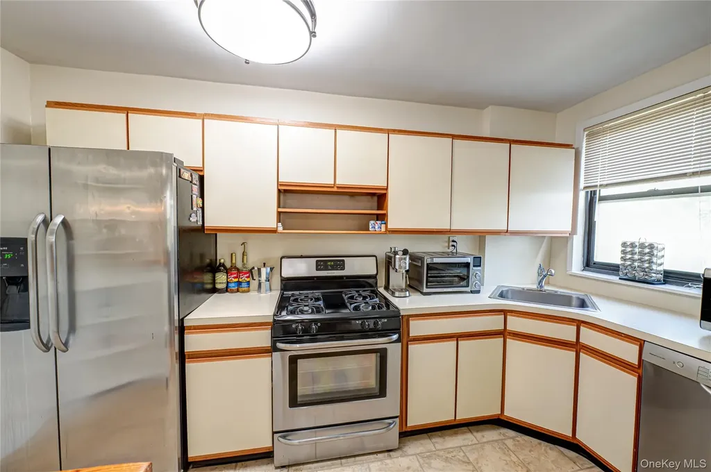 1 Jefferson Avenue Rockville Centre NY 11570