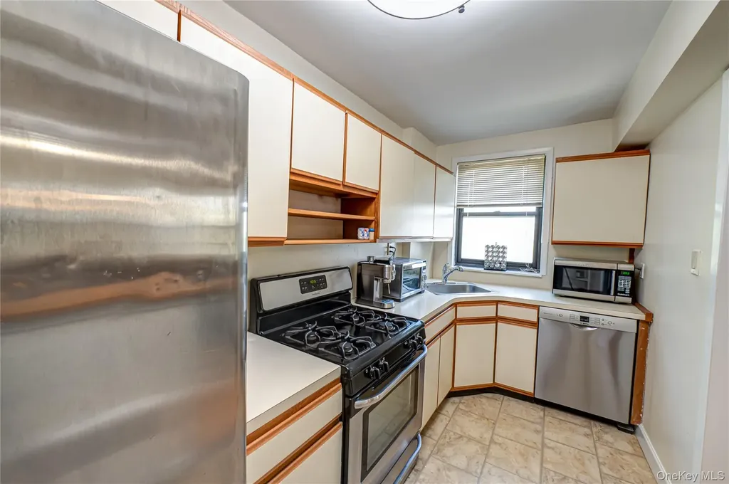 1 Jefferson Avenue Rockville Centre NY 11570