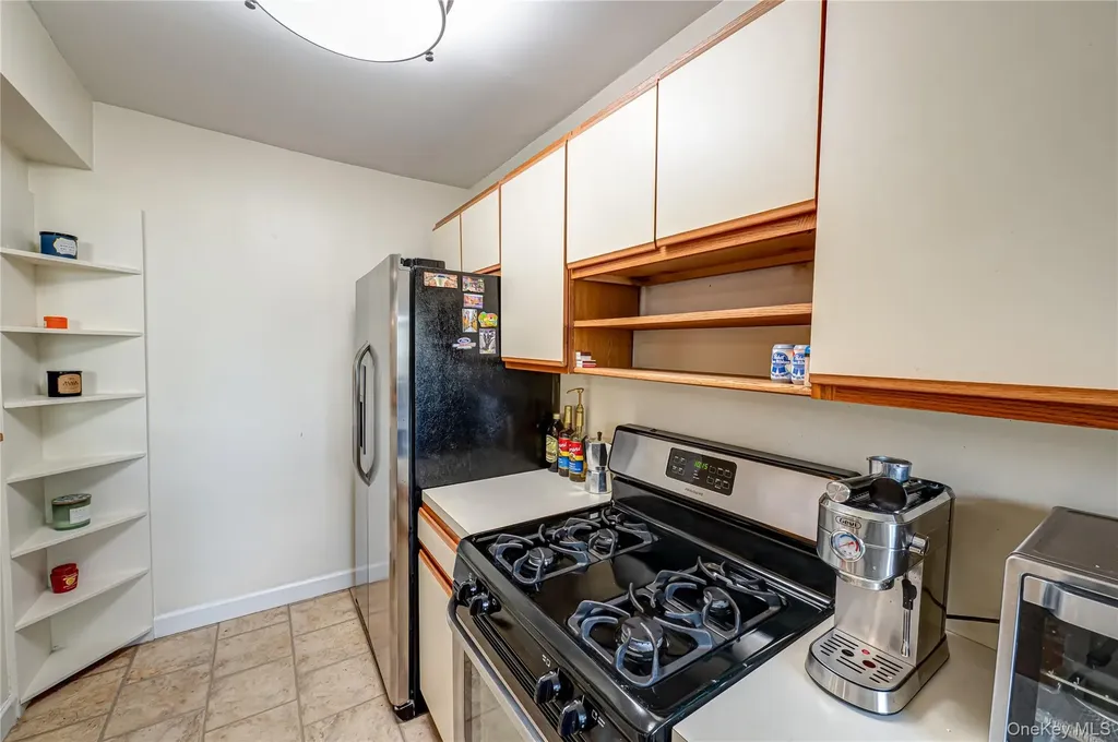 1 Jefferson Avenue Rockville Centre NY 11570