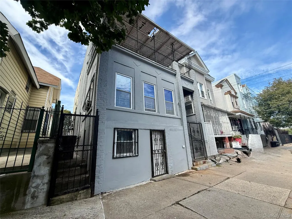 1347 Taylor Avenue Bronx NY 10472