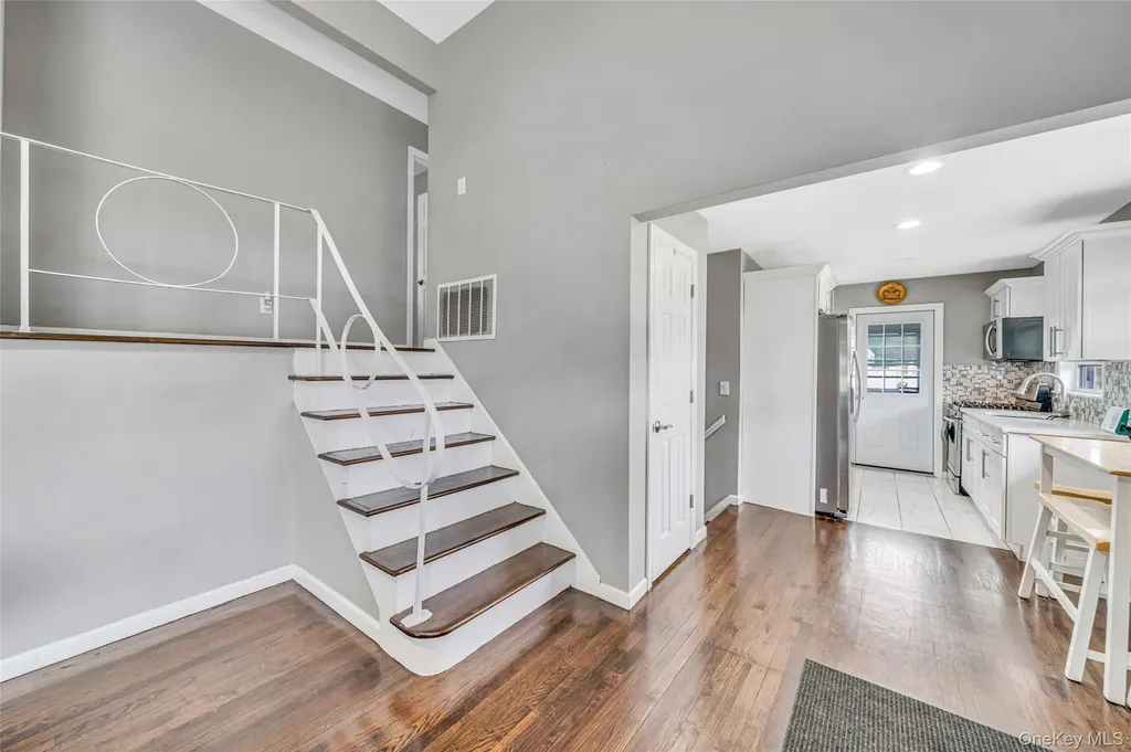 14 Dartmouth Drive Bay Shore NY 11706