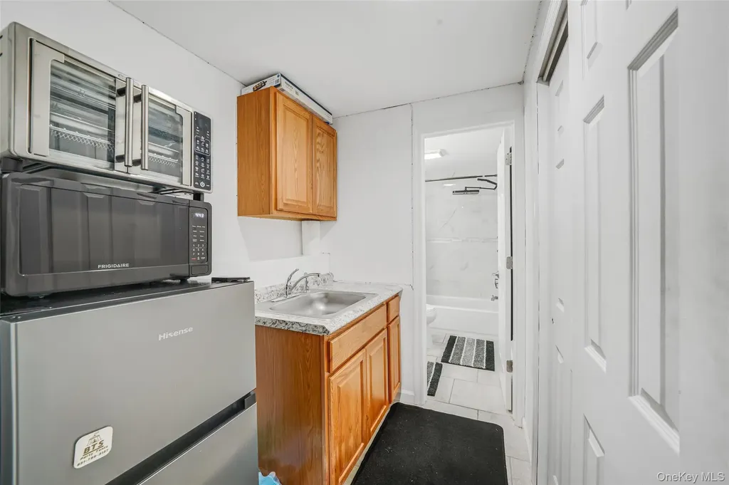 14 Dartmouth Drive Bay Shore NY 11706