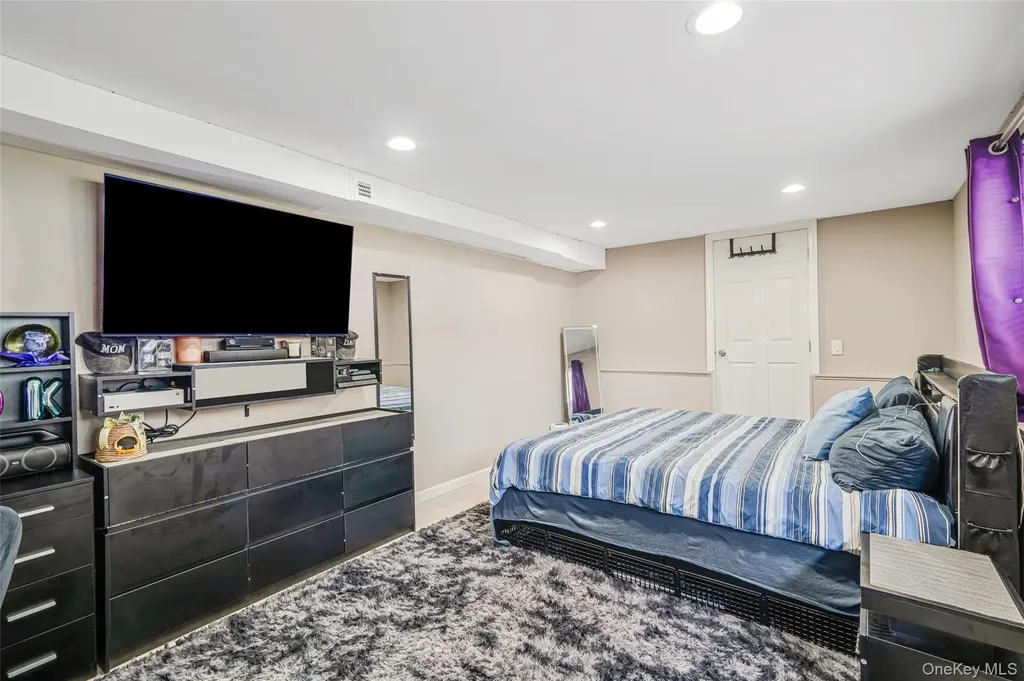 14 Dartmouth Drive Bay Shore NY 11706