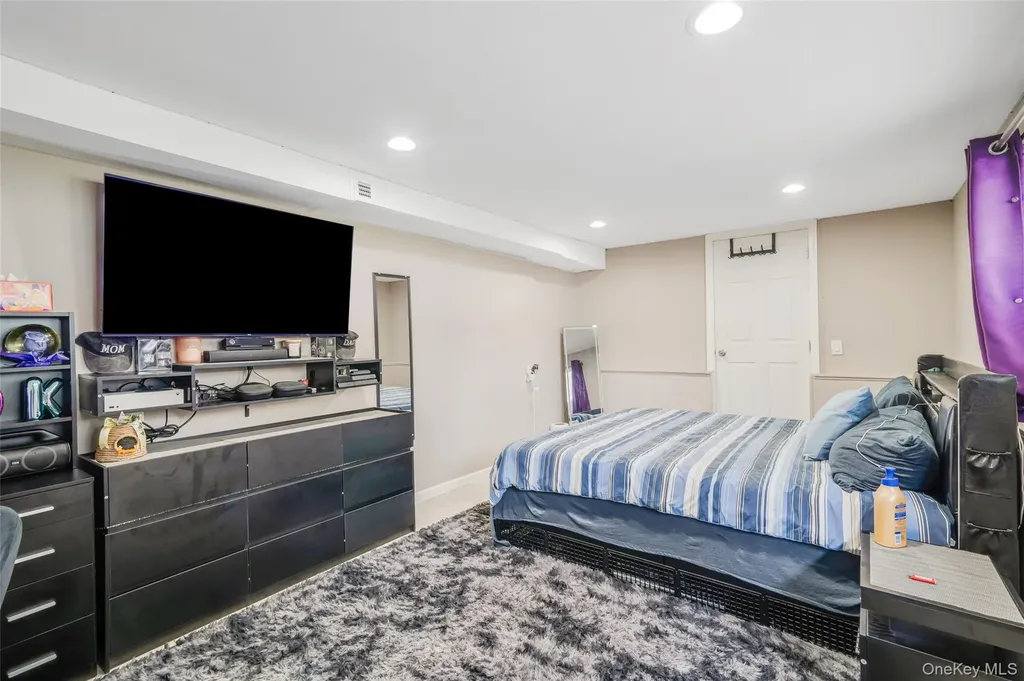 14 Dartmouth Drive Bay Shore NY 11706