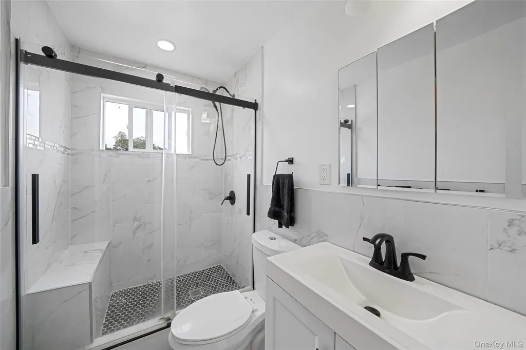 14 Dartmouth Drive Bay Shore NY 11706