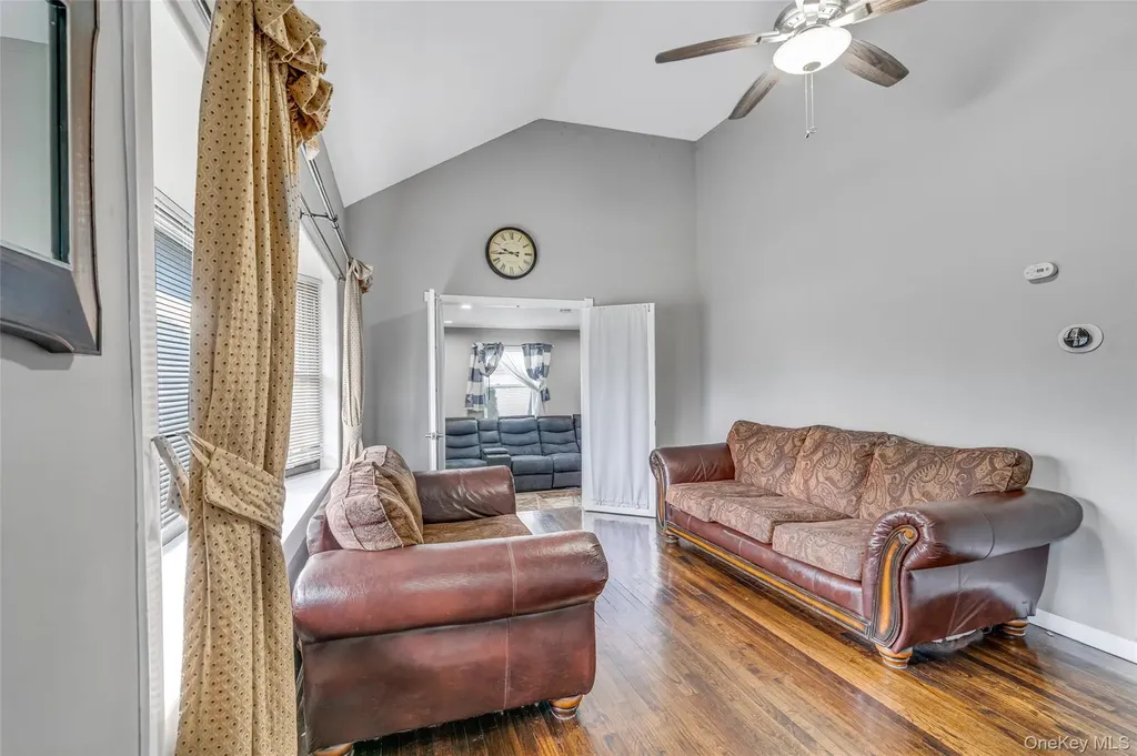 14 Dartmouth Drive Bay Shore NY 11706
