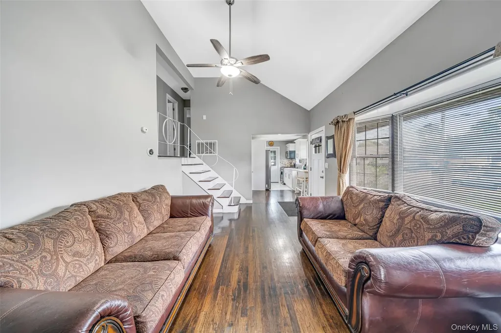 14 Dartmouth Drive Bay Shore NY 11706