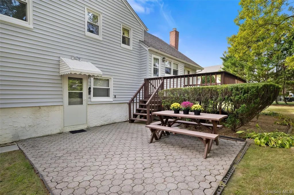 18 Seton Drive New Rochelle NY 10804