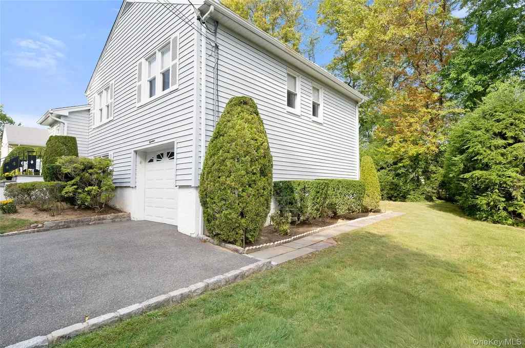18 Seton Drive New Rochelle NY 10804