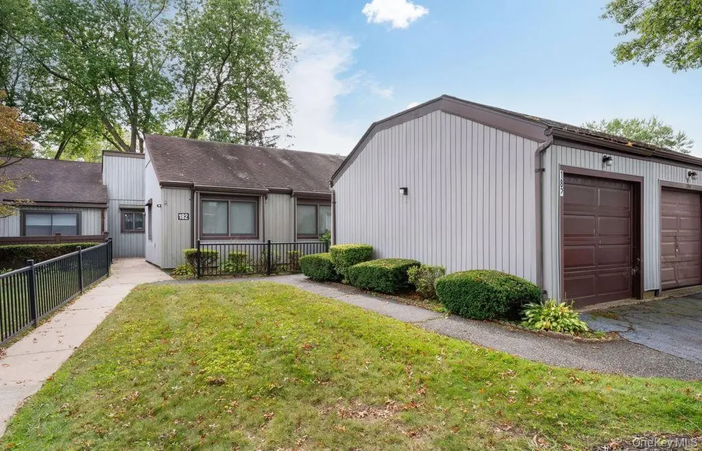 182 Strathmore Gate Drive Stony Brook NY 11790