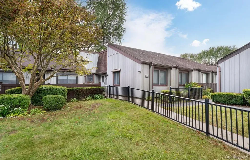 182 Strathmore Gate Drive Stony Brook NY 11790