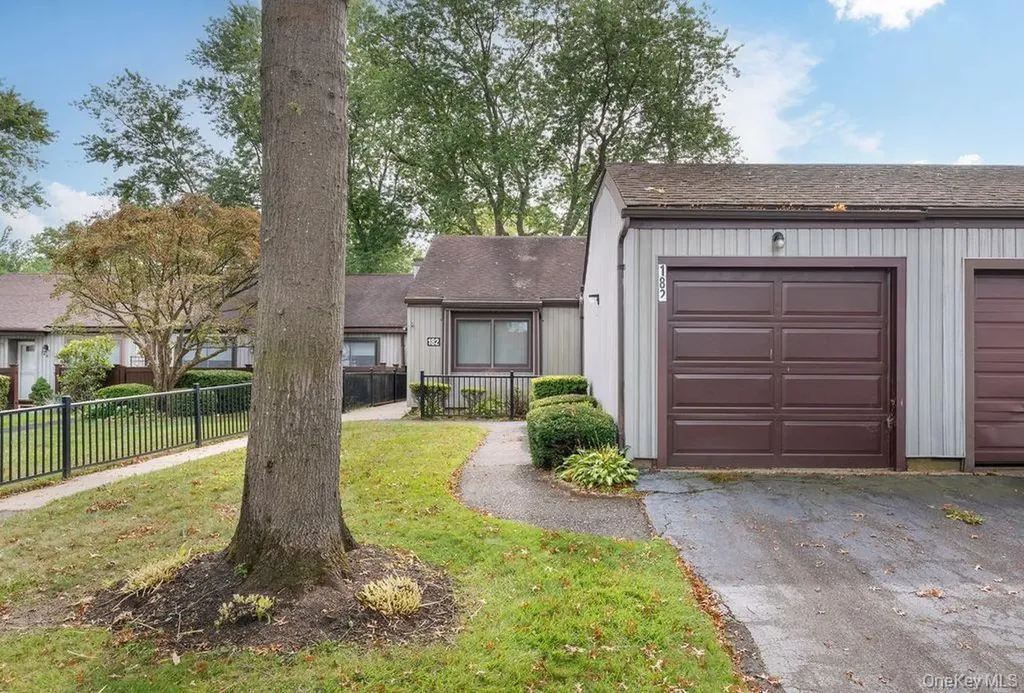 182 Strathmore Gate Drive Stony Brook NY 11790