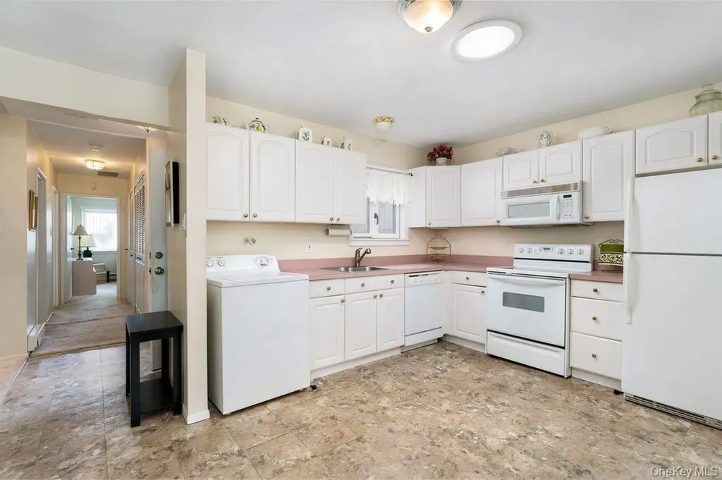 182 Strathmore Gate Drive Stony Brook NY 11790