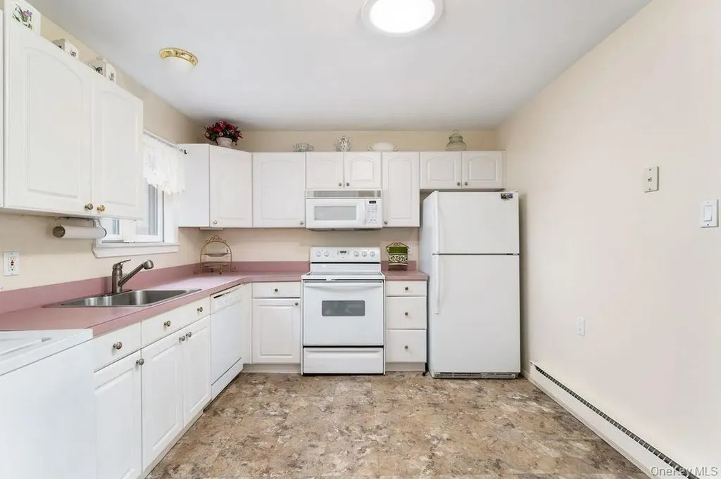 182 Strathmore Gate Drive Stony Brook NY 11790