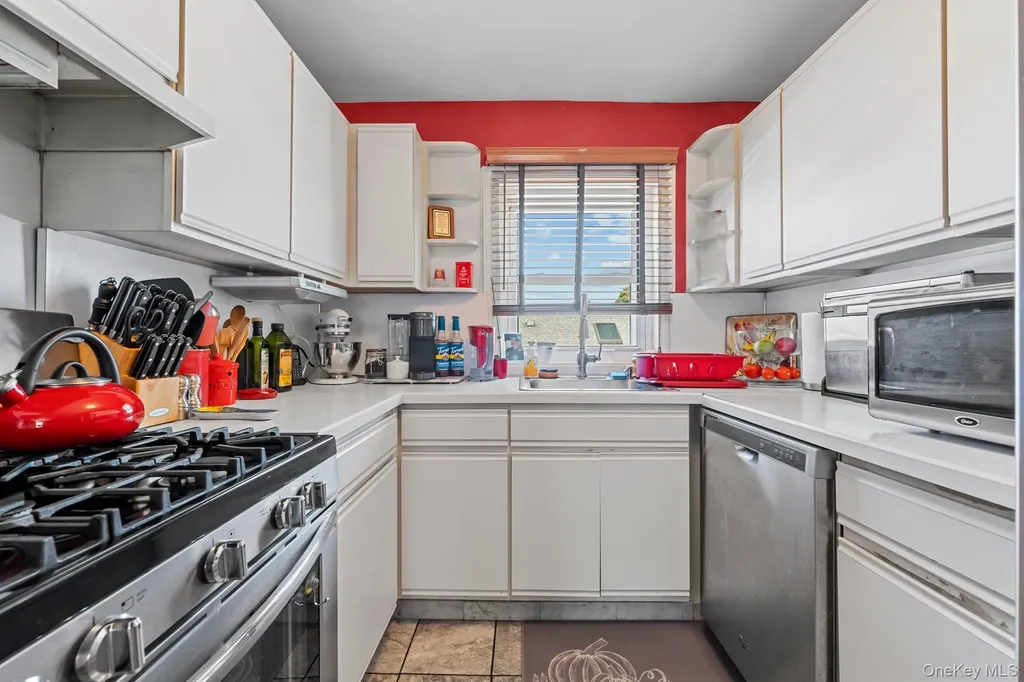 1518 Bayview Avenue Bronx NY 10465