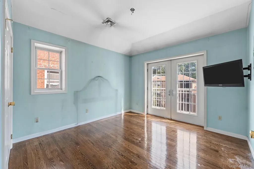 1514 Bayview Avenue Bronx NY 10465