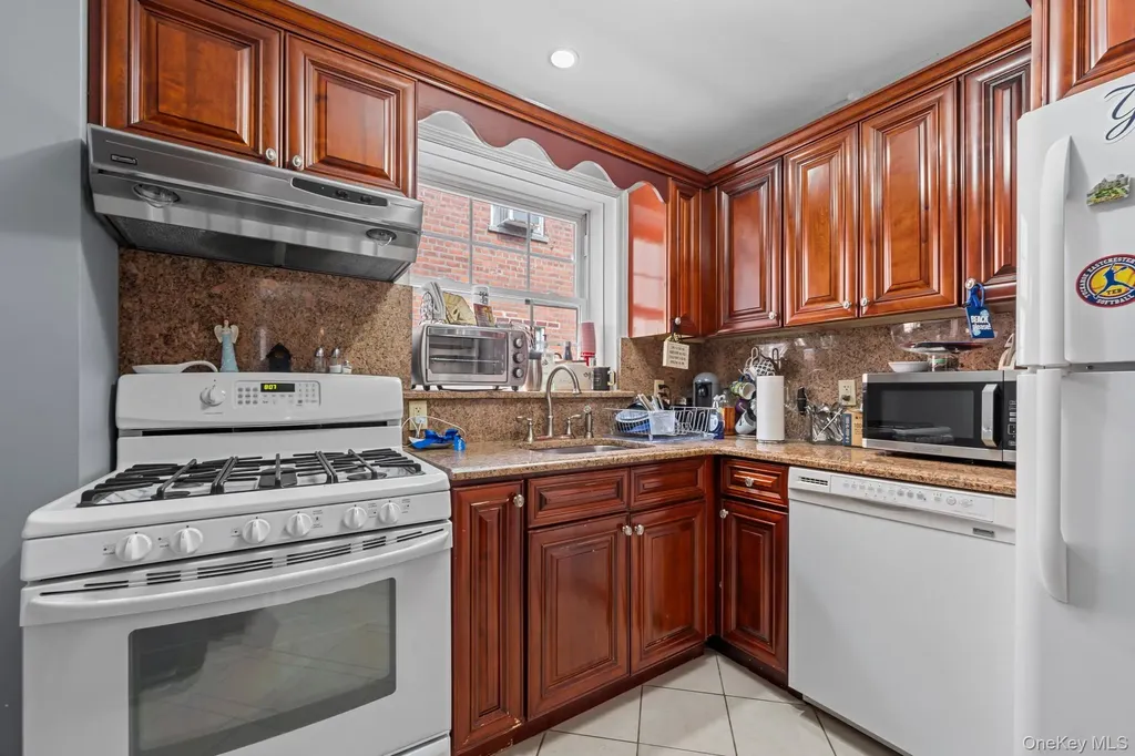 1514 Bayview Avenue Bronx NY 10465