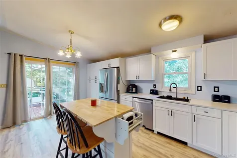 915 White Pond Colony Road W Carmel NY 10512