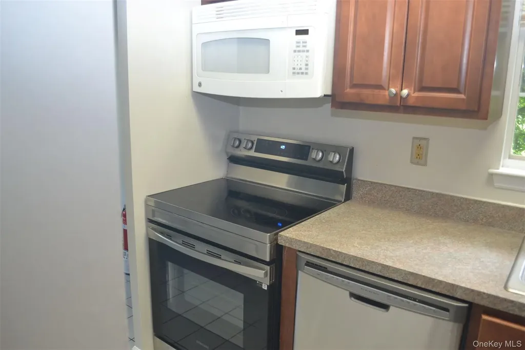 308 Covington Green Lane Patterson NY 12563