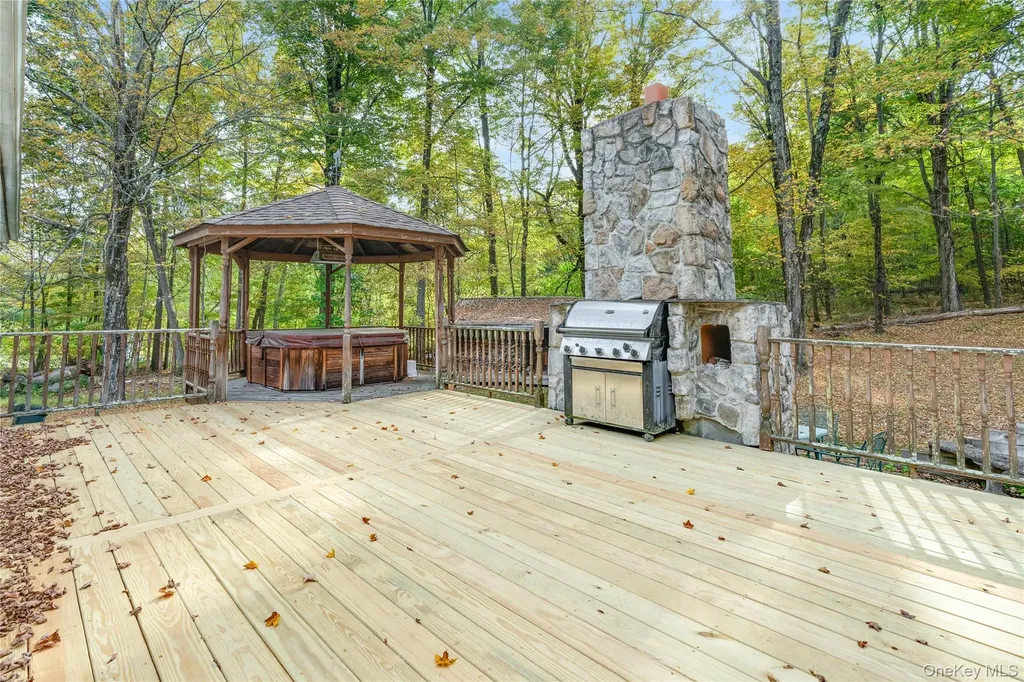 91 Decker Road Ancram NY 12502