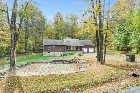 91 Decker Road Ancram NY 12502