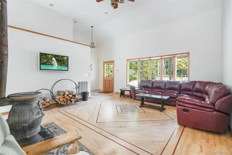 91 Decker Road Ancram NY 12502