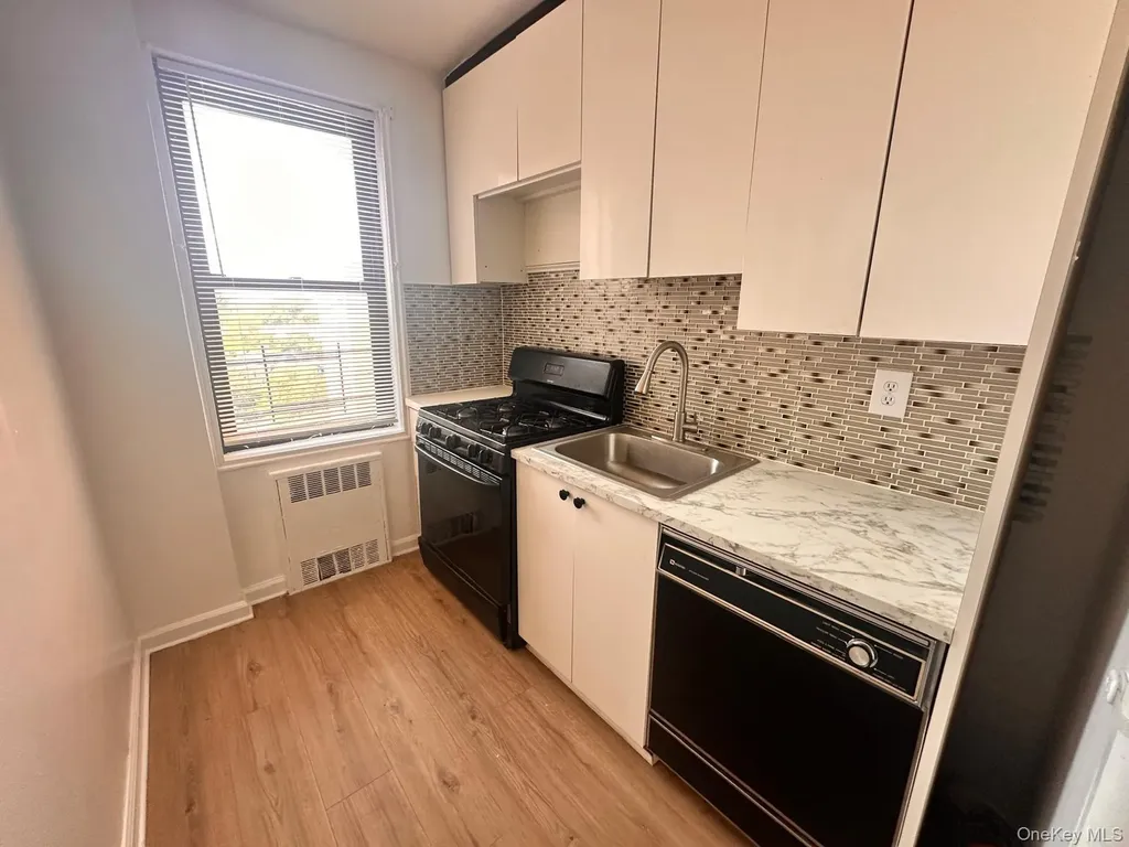 150-11 72nd Road Flushing NY 11367