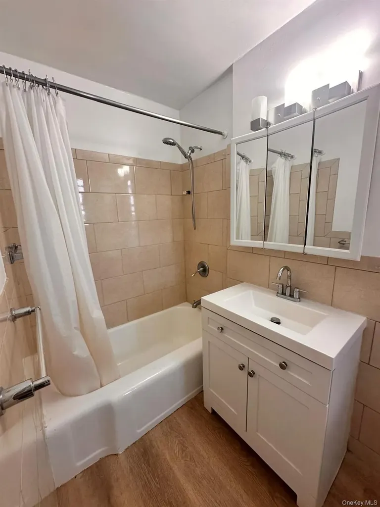 150-11 72nd Road Flushing NY 11367