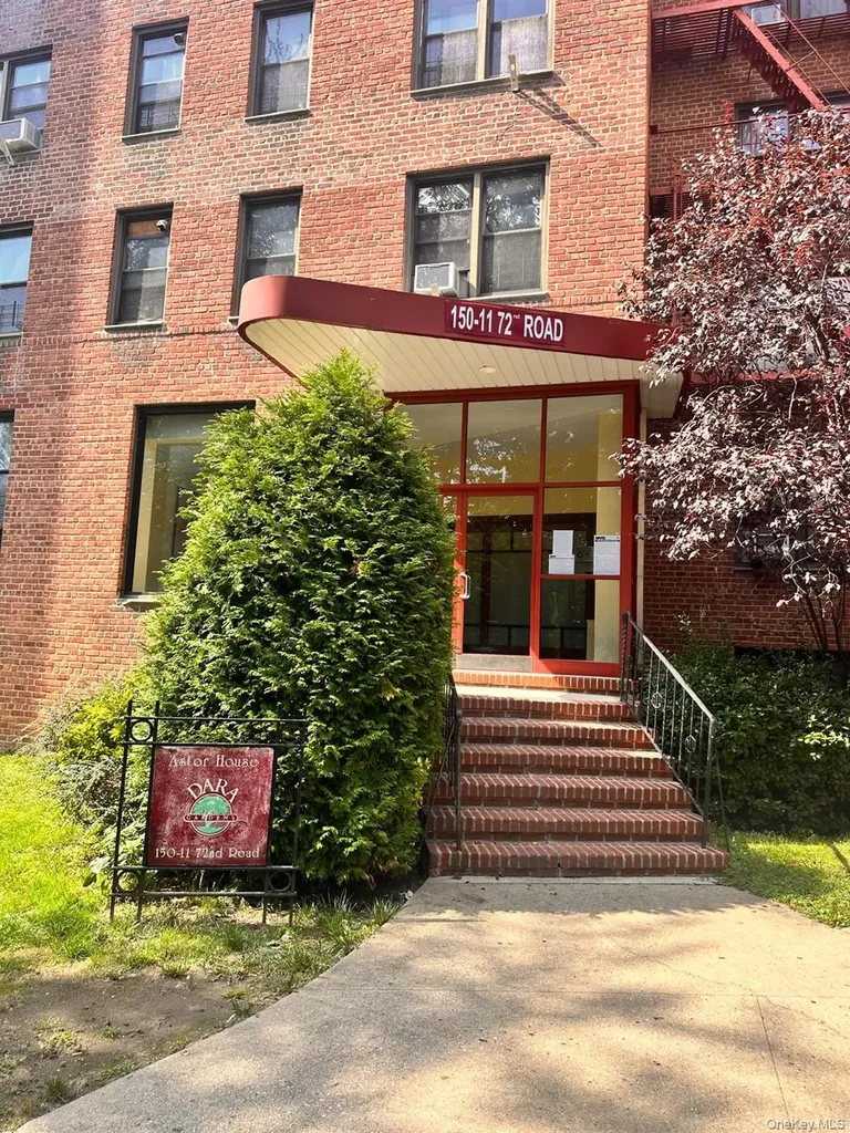 150-11 72nd Road Flushing NY 11367