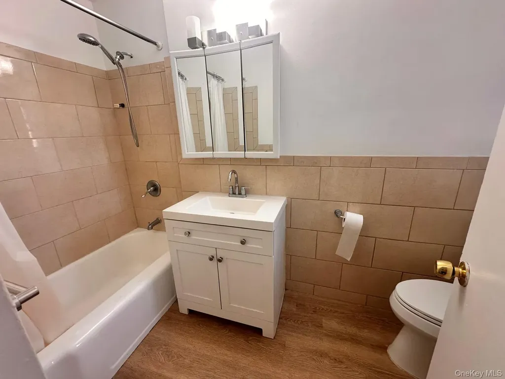 150-11 72nd Road Flushing NY 11367