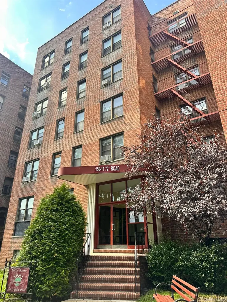150-11 72nd Road Flushing NY 11367