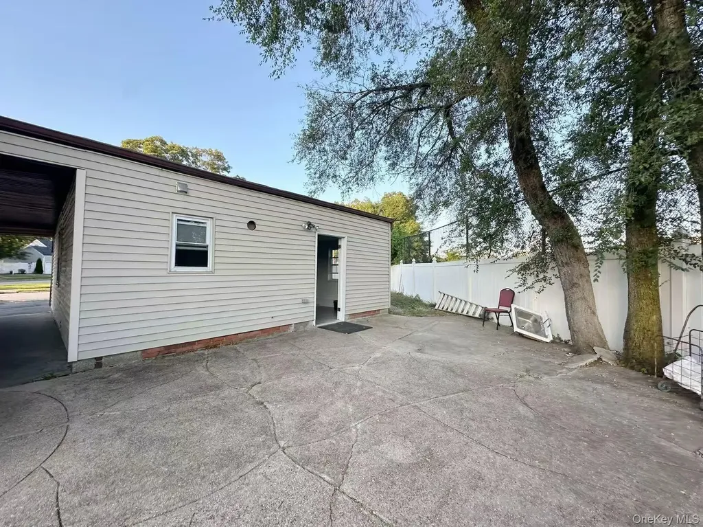 200 Saint Regis Drive Massapequa NY 11762