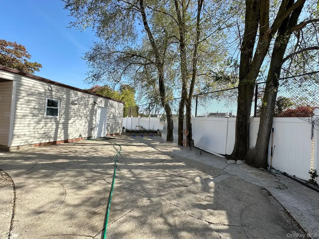 200 Saint Regis Drive Massapequa NY 11762