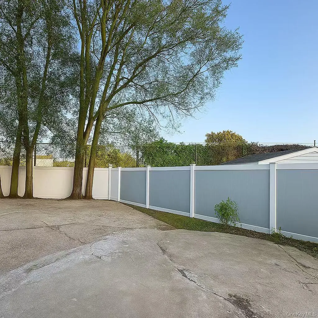 200 Saint Regis Drive Massapequa NY 11762