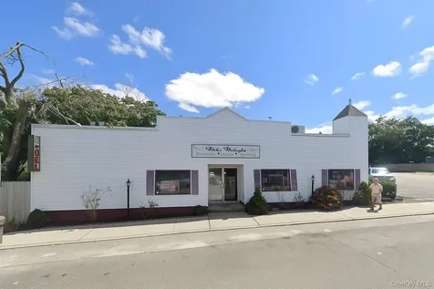 615-623 Montauk Highway East Quogue NY 11942