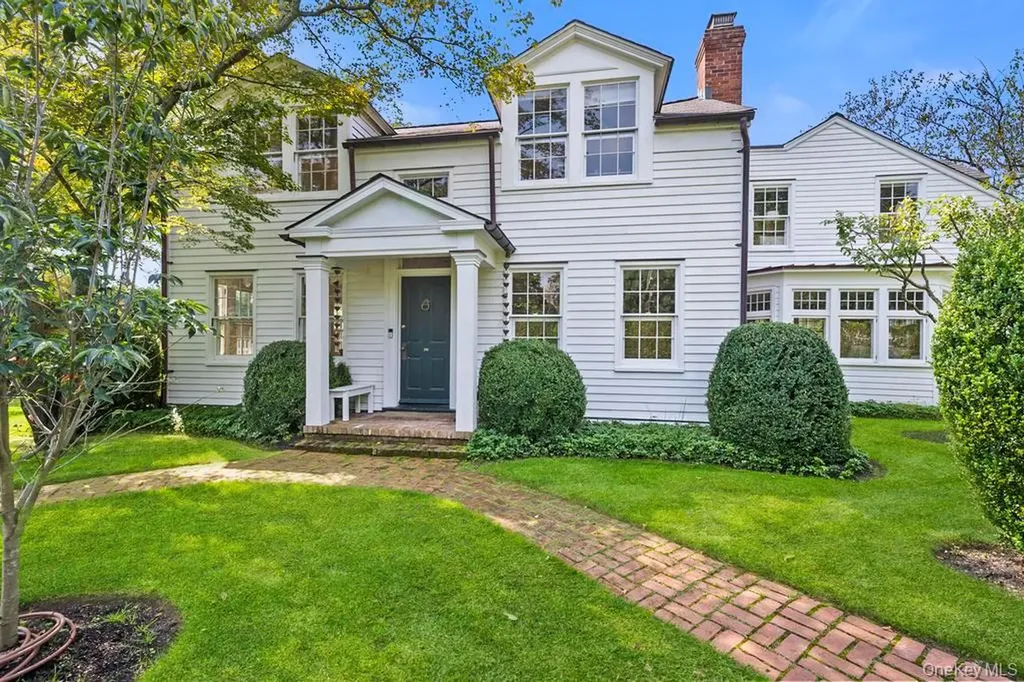 46 Bellport Lane Bellport Village NY 11713