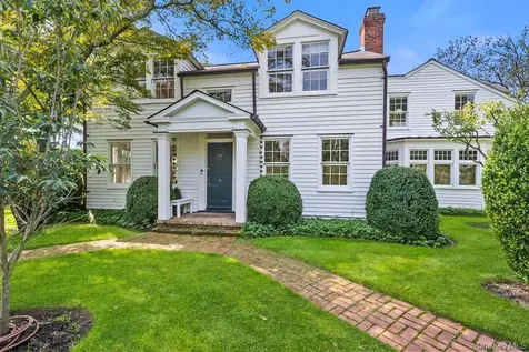 46 Bellport Lane Bellport Village NY 11713