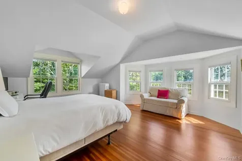 46 Bellport Lane Bellport Village NY 11713