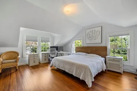 46 Bellport Lane Bellport Village NY 11713