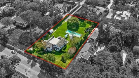 46 Bellport Lane Bellport Village NY 11713