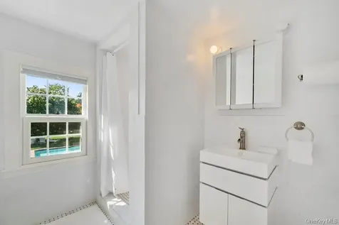 46 Bellport Lane Bellport Village NY 11713