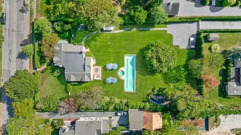 46 Bellport Lane Bellport Village NY 11713