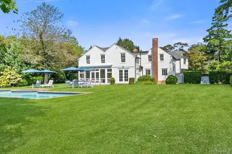 46 Bellport Lane Bellport Village NY 11713