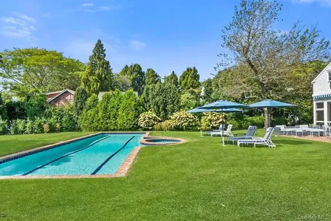 46 Bellport Lane Bellport Village NY 11713