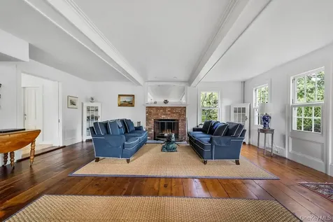 46 Bellport Lane Bellport Village NY 11713