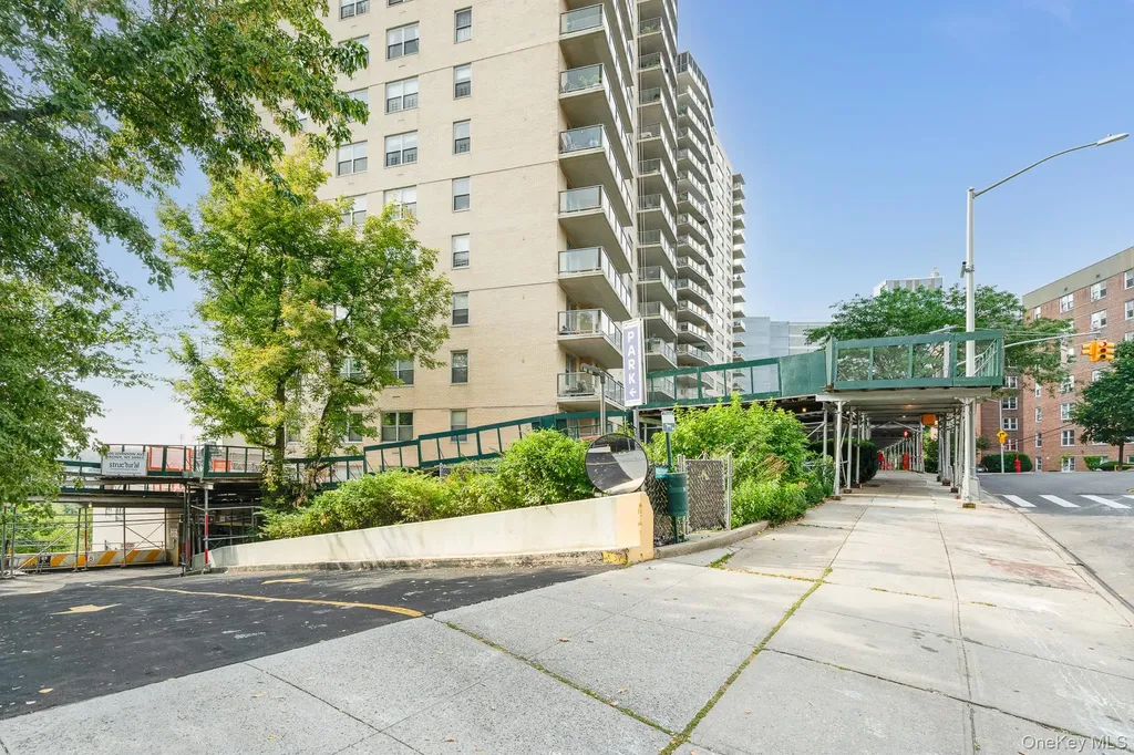 2500 Johnson Avenue Bronx NY 10463