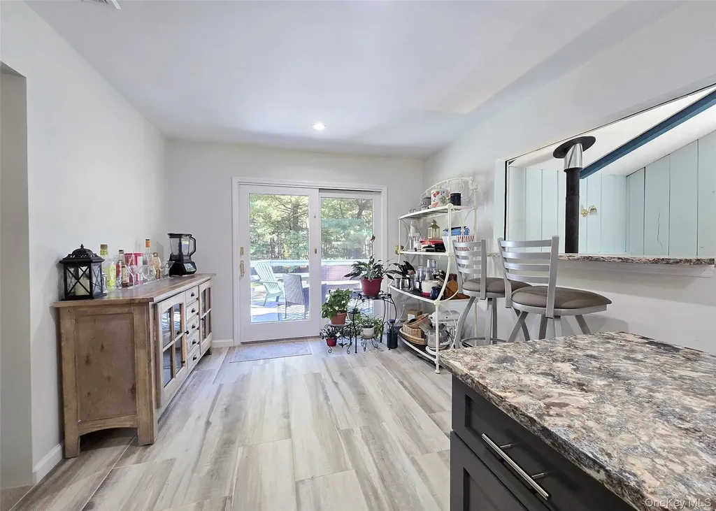 15 Garden Lane Yaphank NY 11980
