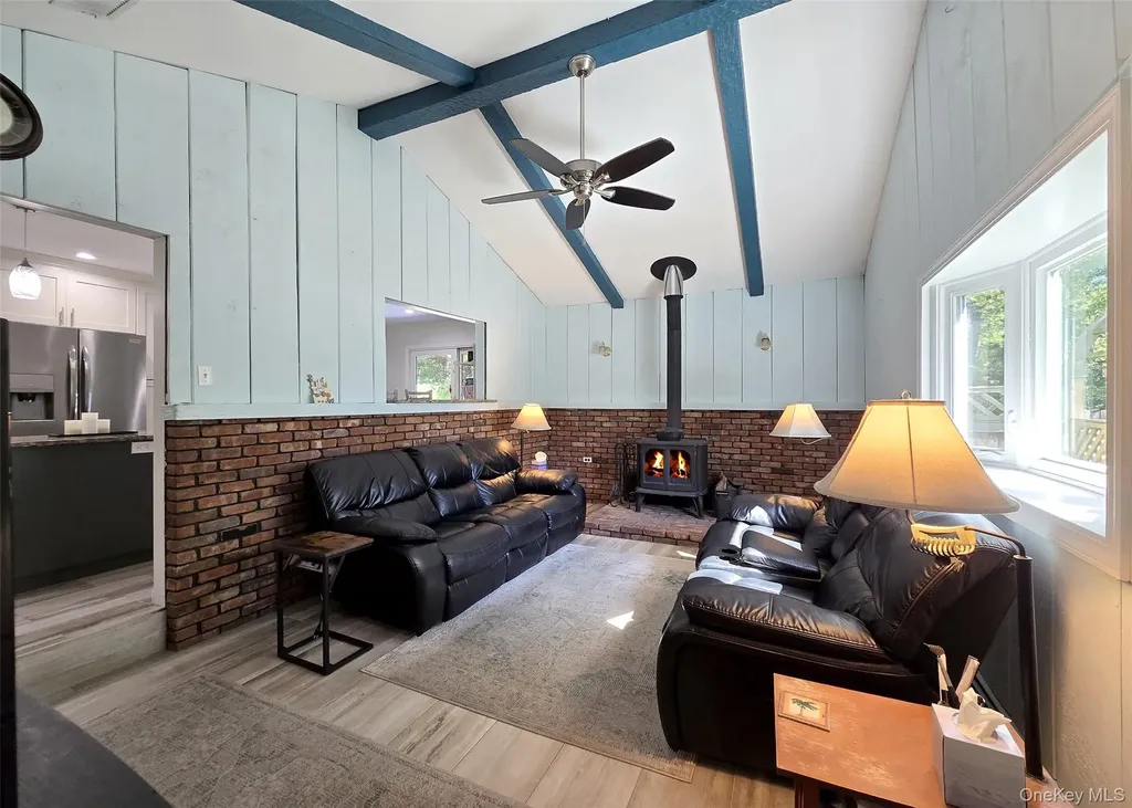 15 Garden Lane Yaphank NY 11980