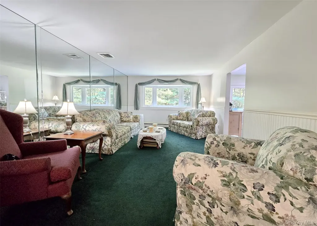 15 Garden Lane Yaphank NY 11980